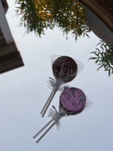 Load image into Gallery viewer, Honey lollipops with Rose